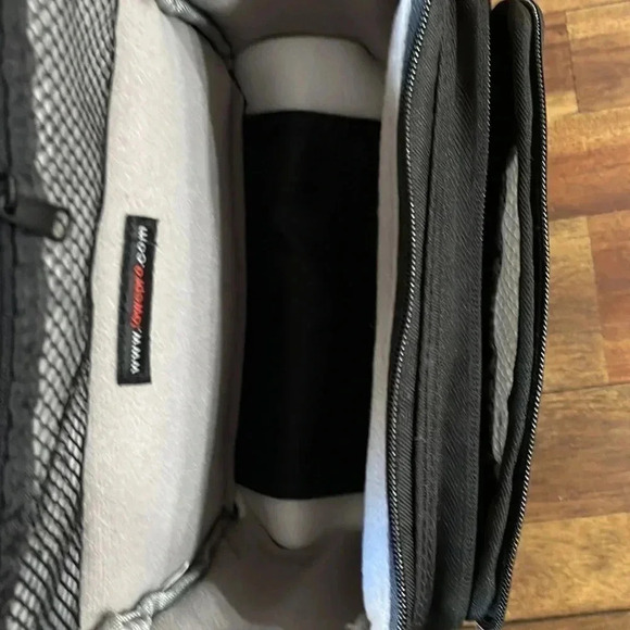 Lowpro black camera case - Picture 8 of 9